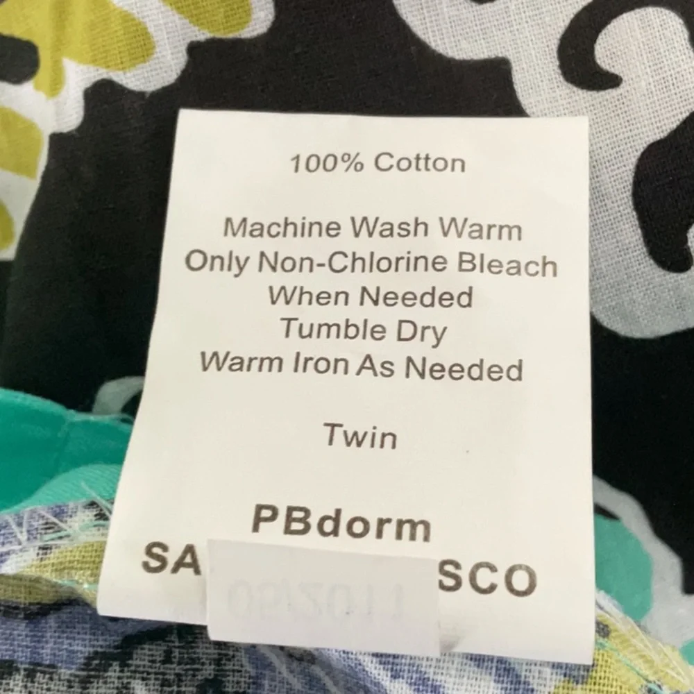 Pottery Barn Twin duvet. Never used.